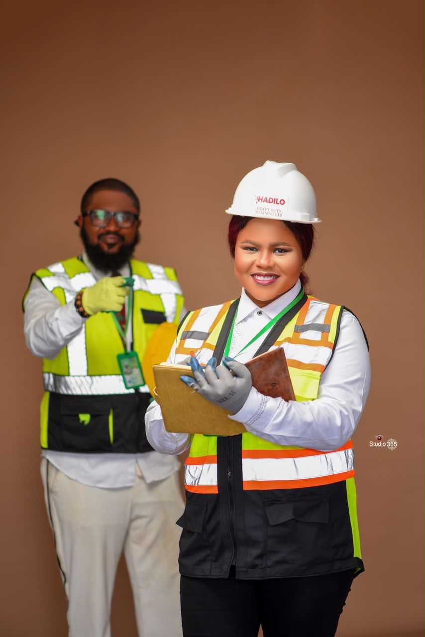 HADILO instructor and safety officer reviewing a clipboard together